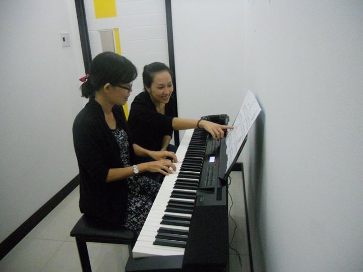 dạy đàn piano cho người lớn tại nhà