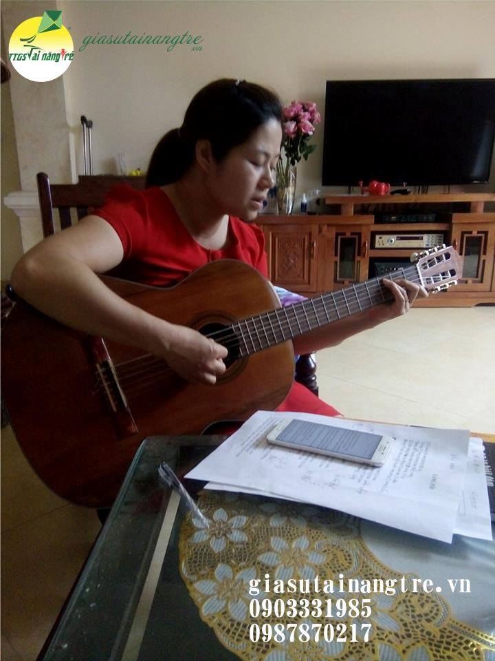Tìm gia sư dạy đàn Guitar tại nhà