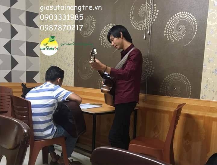 Gia sư dạy đàn Guitar tại nhà các quận