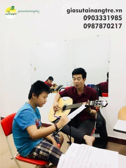Nhận dạy kèm đàn Guitar tại nhà